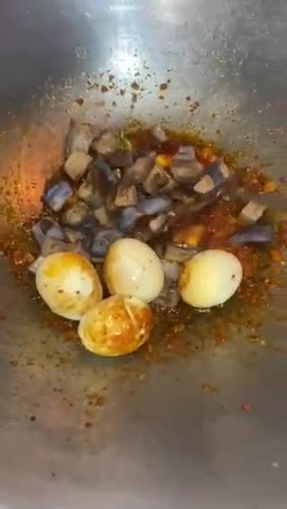Foto langkah ke 2 dari resep Balado Terong Telur.