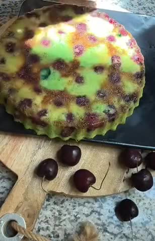 Une image de l'étape 7 de 🪻Cherry 🍒cake🍰la cerise 🍒en fête 🎂.