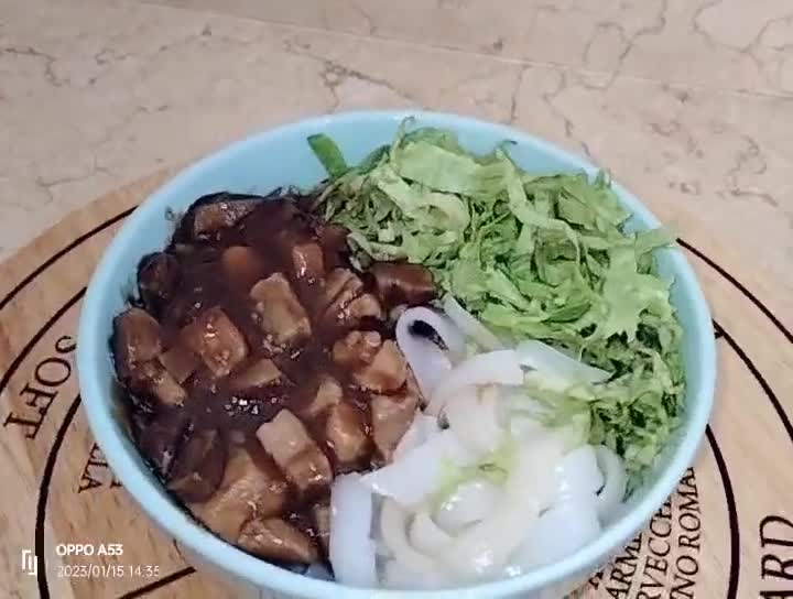 Foto langkah ke 9 dari resep Kwetiau Rebus Daging Jamur.