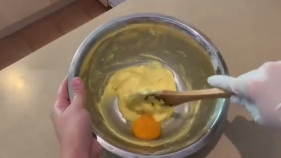Foto langkah ke 2 dari resep Kue Sagu Keju Lumer.