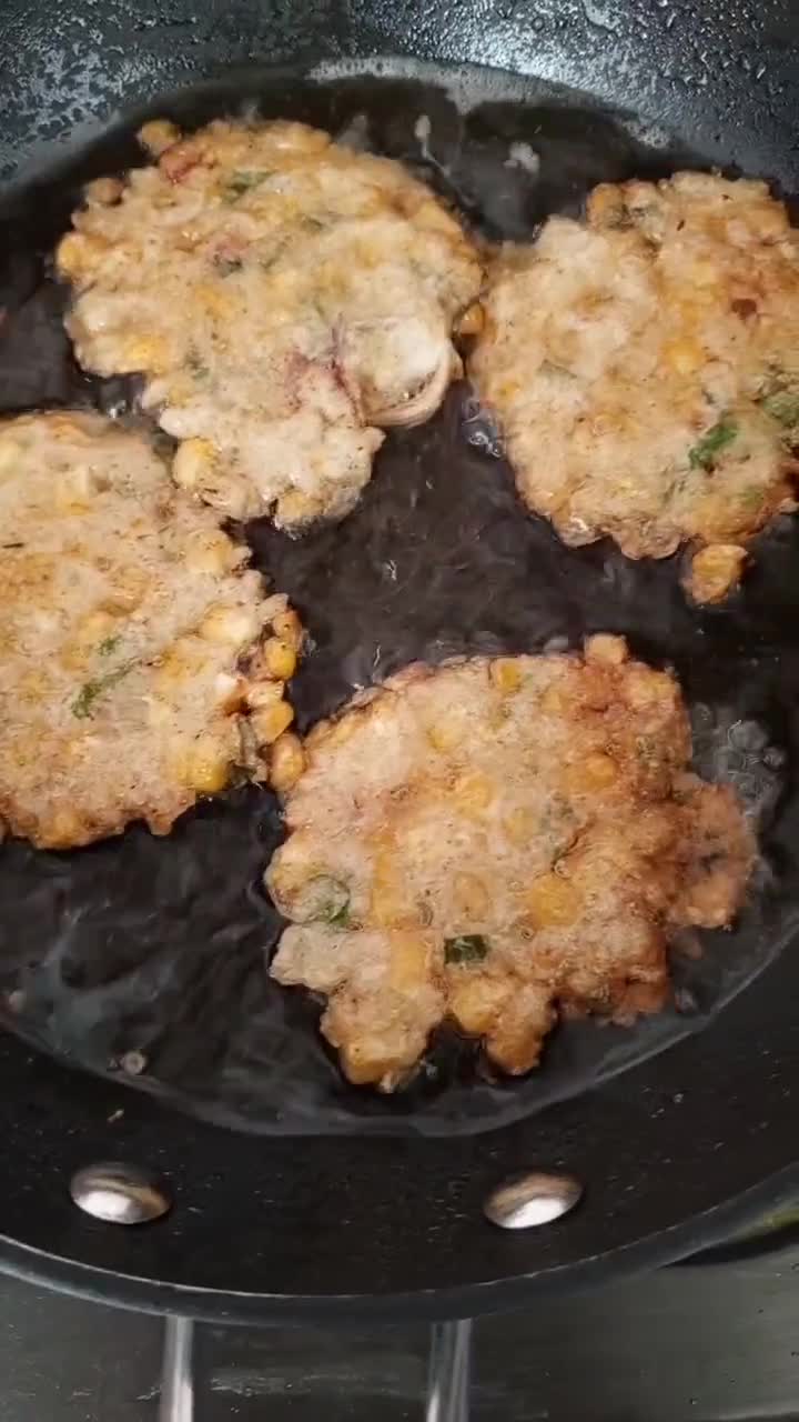 Foto langkah ke 4 dari resep Bakwan Jagung Moucup.