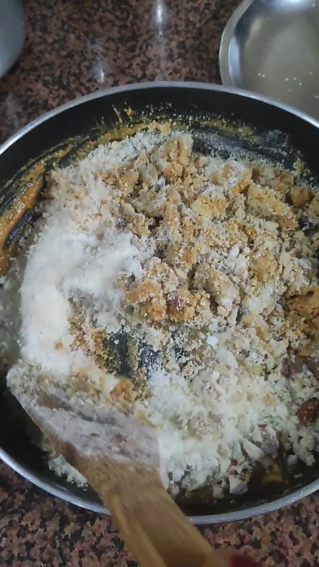 रोस्टेड़ ड़्राईफ्रूटस लङ्डू रेसिपी चरण 6 फोटो