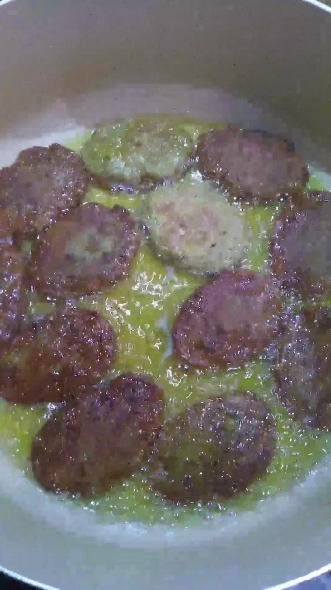 عکس مرحله 1 از دستور شامی وکته با سس گوجه 🍅🥘