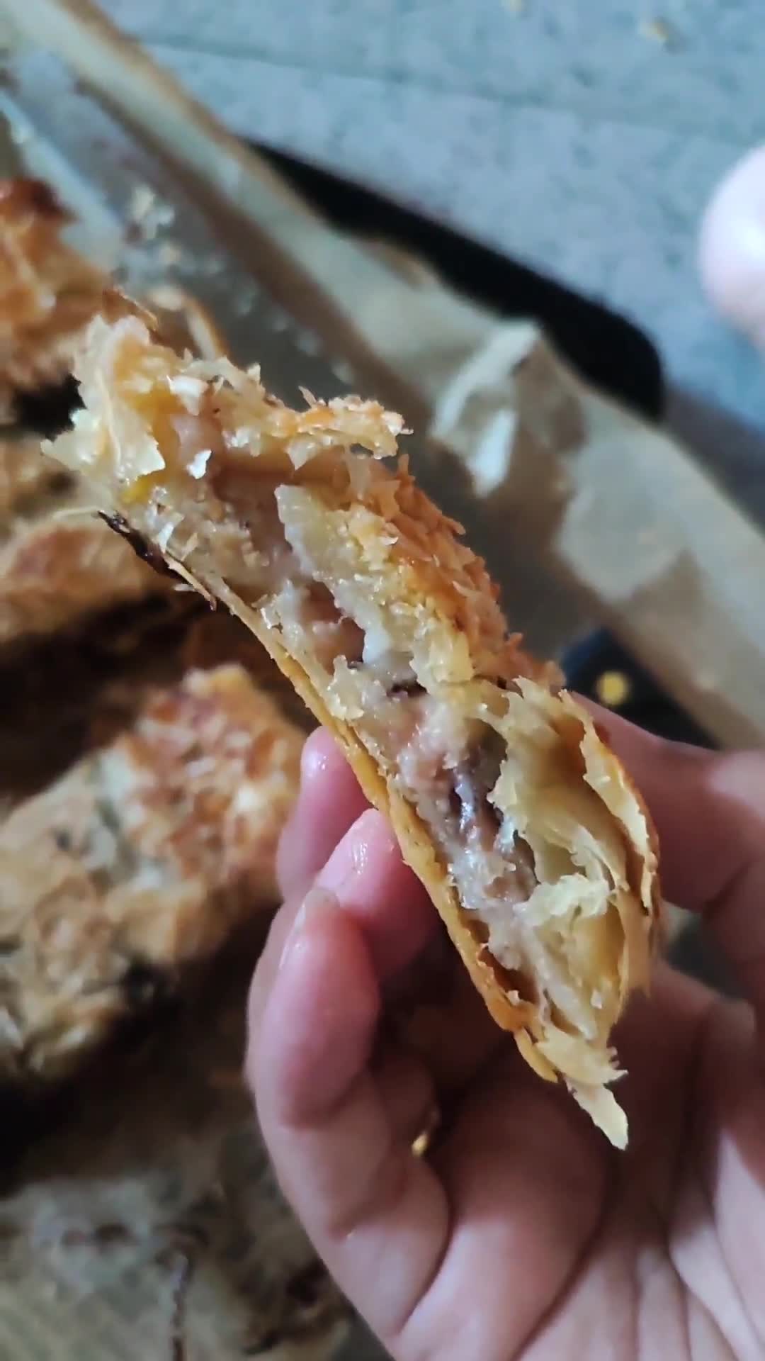 Foto langkah ke 6 dari resep Strudel Pisang no ribet.