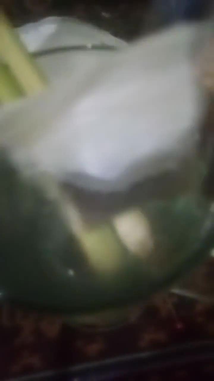 Foto langkah ke 2 dari resep Lemongrass Honey Tea.