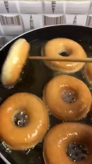 A picture of step 4 of Doughnut.