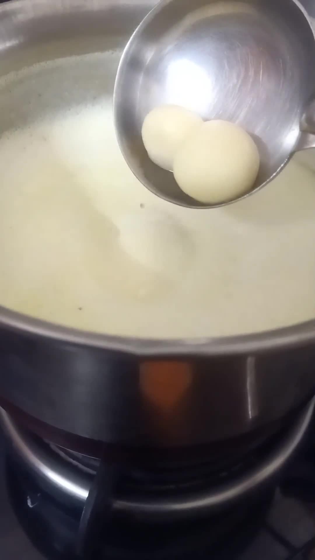 A picture of step 3 of Angoori Rasmalai.