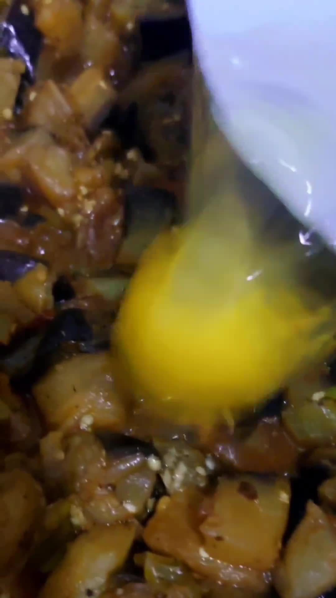 صورة لخطوة 3 من وصفة شكشوكة 🍳بالباذنجان 🍆