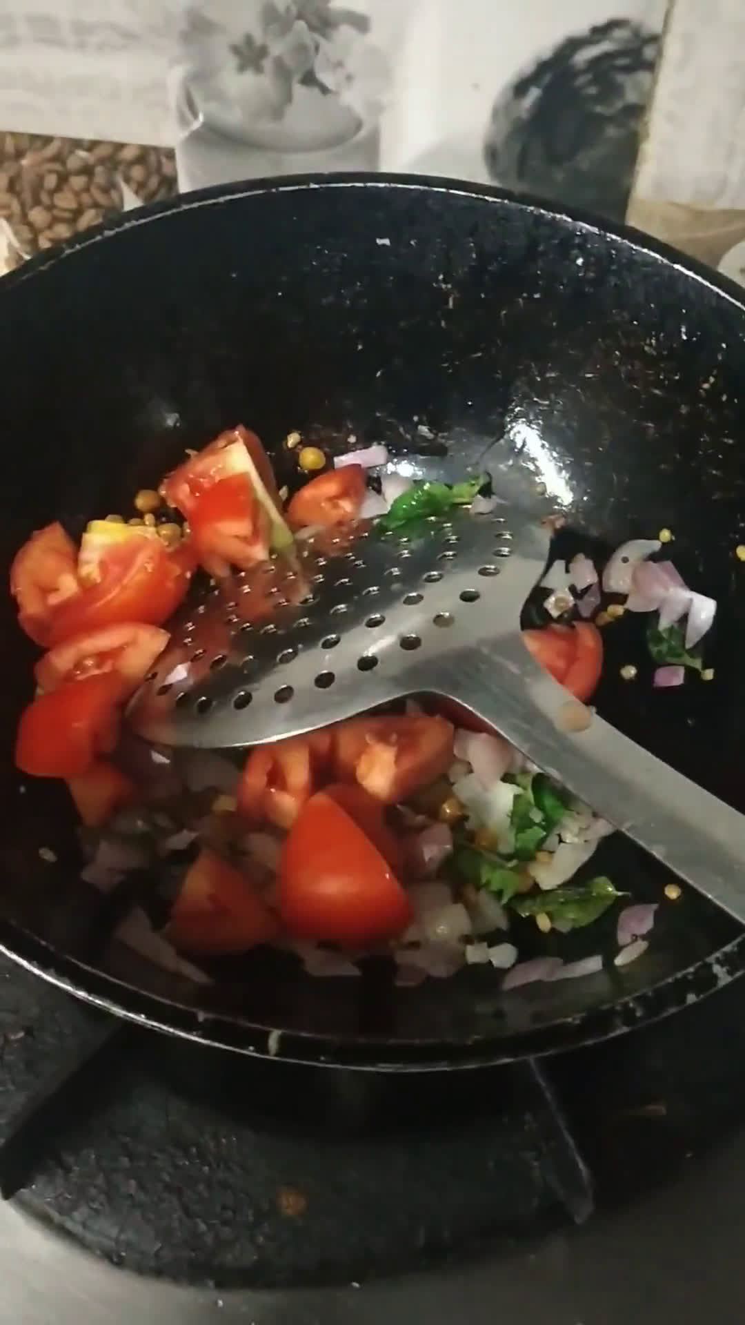 பிரெட் உப்புமா / Bread Upma ரெசிபி ஸ்டேப் 5 புகைப்படம்