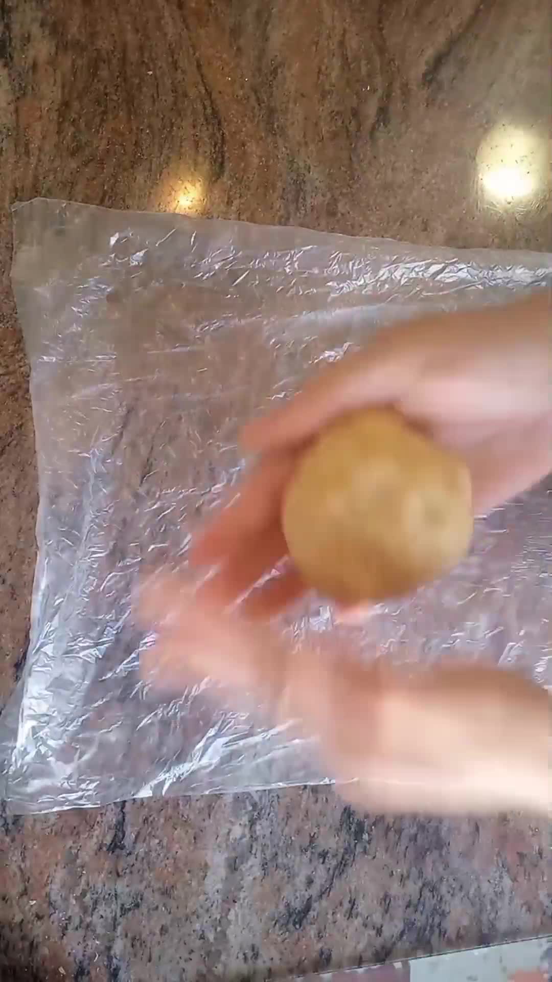 Foto del paso 2 de la receta: Empanadas de plátano maduro 🍌🥩