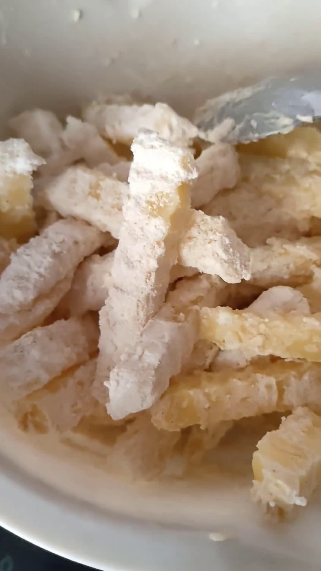 Foto langkah ke 3 dari resep Kentang crispy.