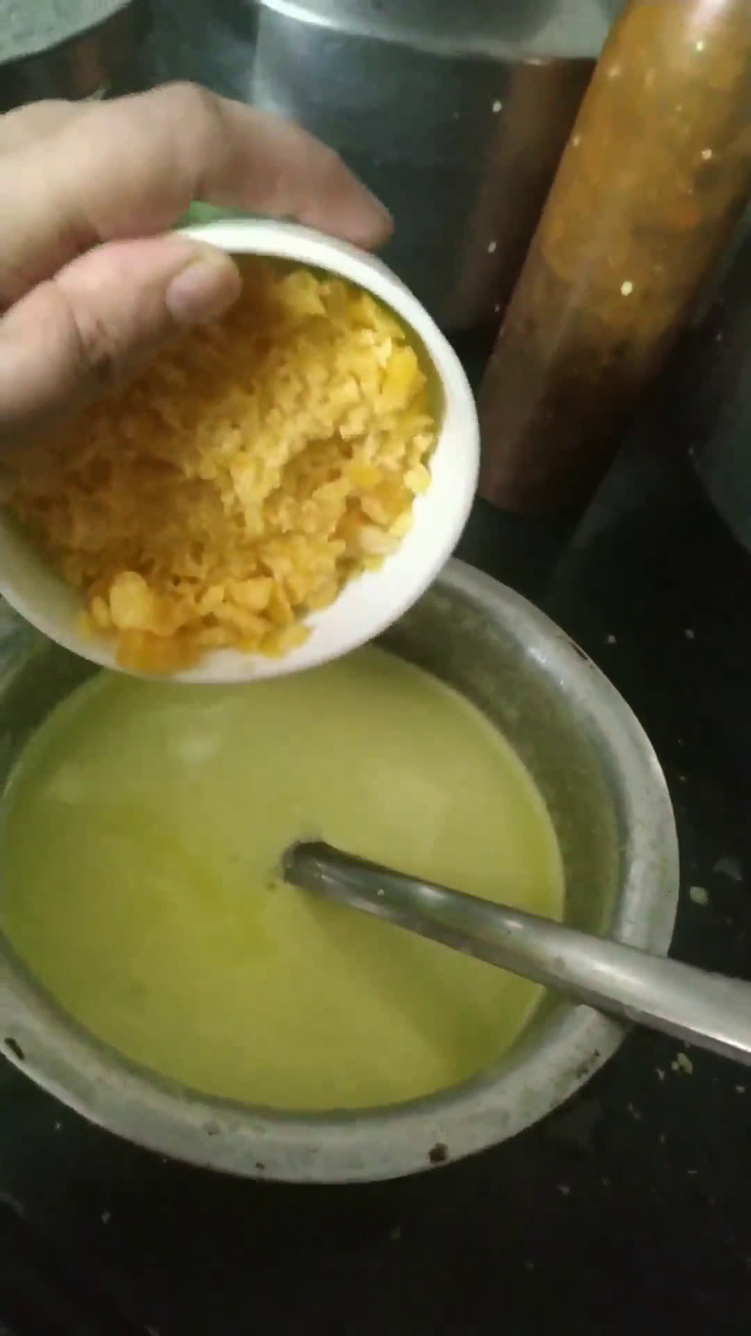 नारळाच्या दुधाच्या रसातील तांदळाचे शिरवळे (tandalache shirvale recipe in marathi) रेसिपी स्टेप 3 फोटो 