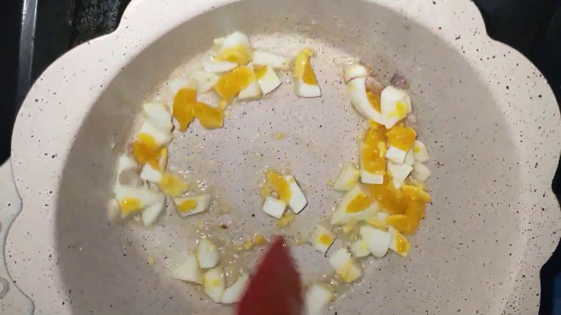 Foto langkah ke 2 dari resep Bubur Telur ayam kampung MPASI 6+.