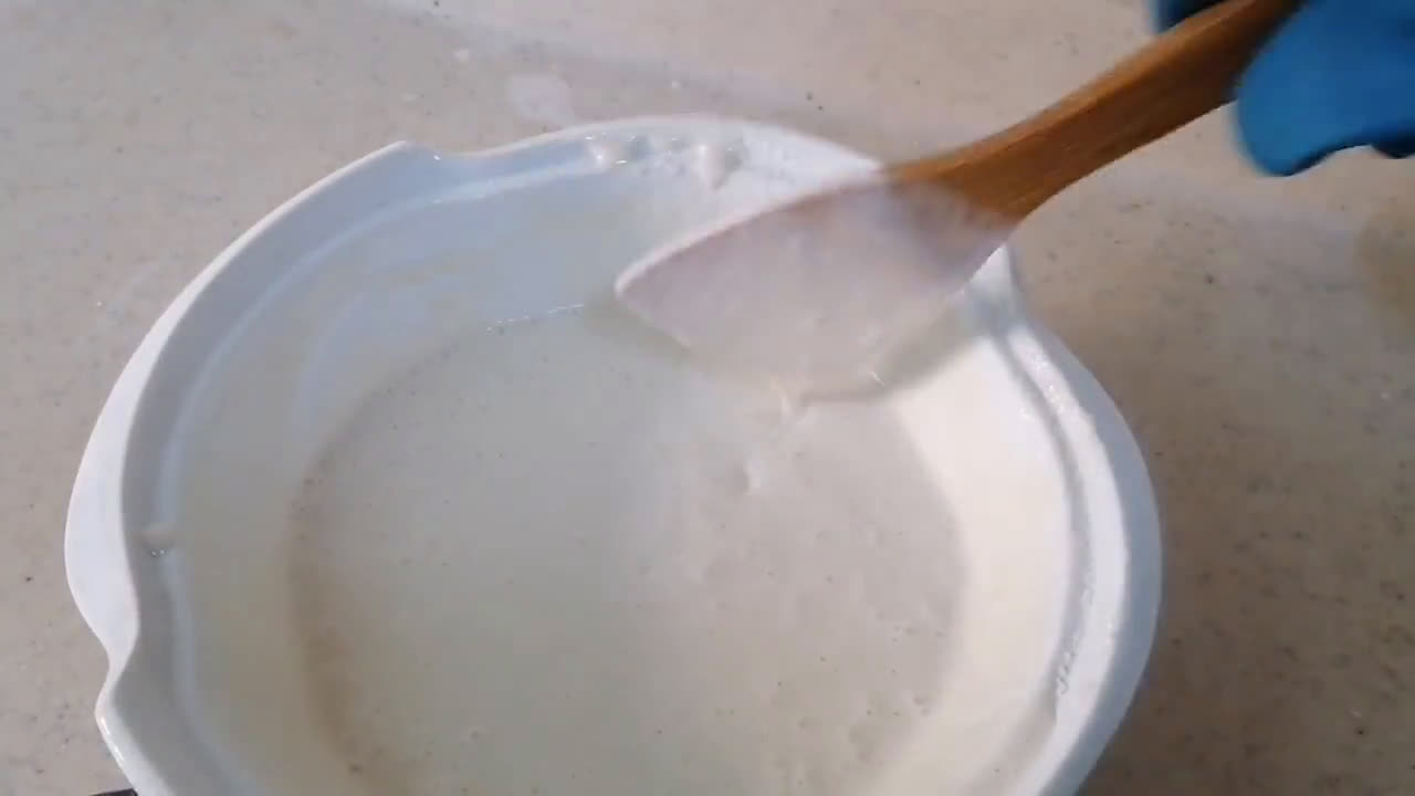 صورة لخطوة 4 من وصفة عجينه قطايف بدون سميد 🥟