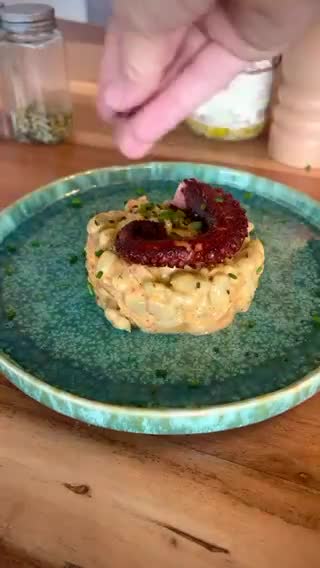 Foto del paso 3 de la receta: Ensaladilla de habitas y pulpo