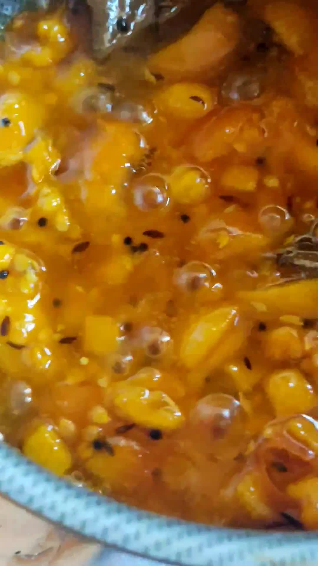 Foto del paso 4 de la receta: Chutney vegano de tomate de árbol