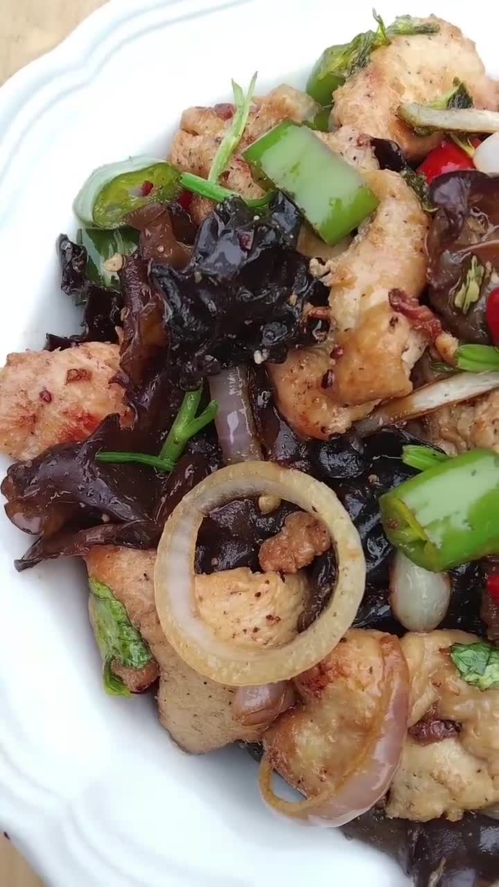 Gambar langkah 3 resipi Ayam cendawan.