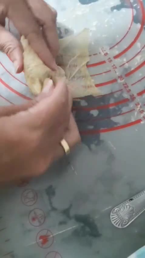 Foto langkah ke 4 dari resep Lumpia Ikan Tenggiri.