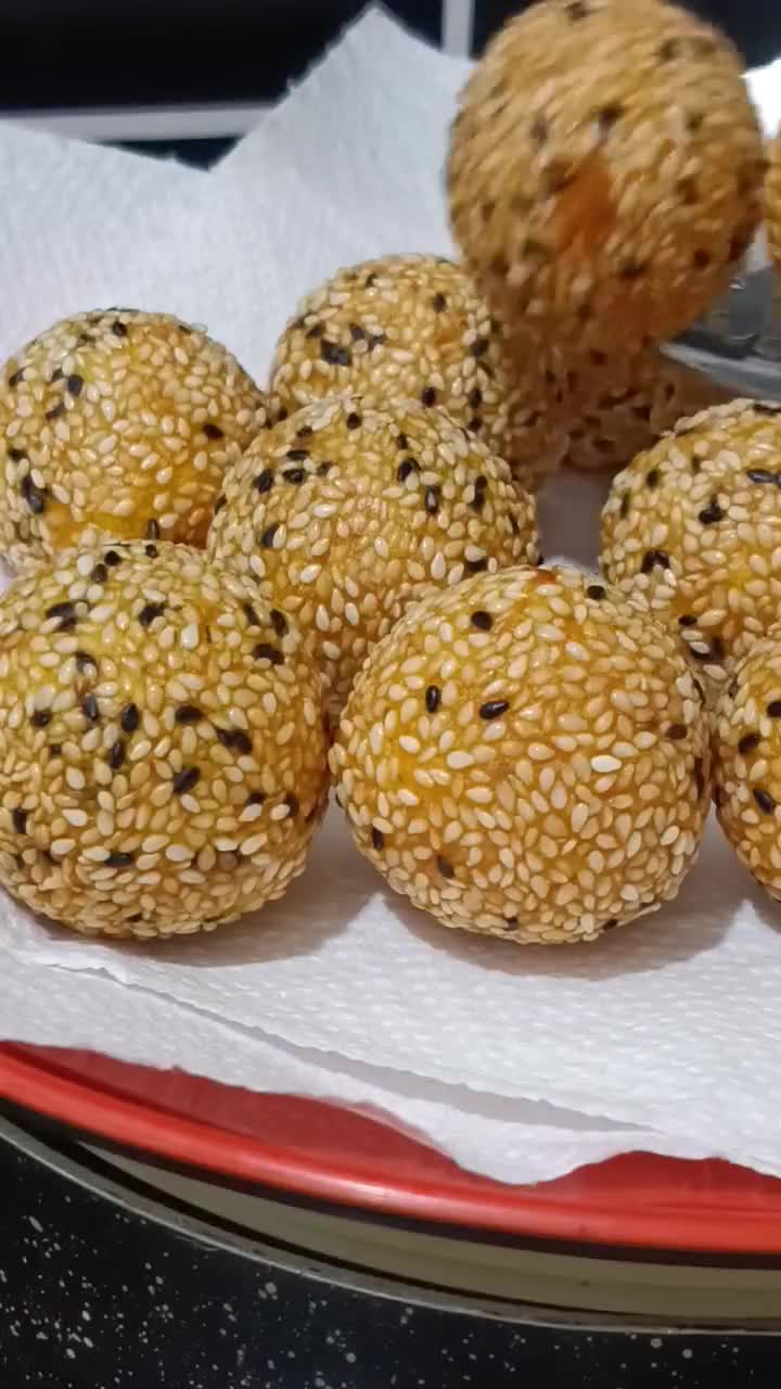 Gambar langkah 8 resipi Kuih Bom Bijan Labu Kuning.