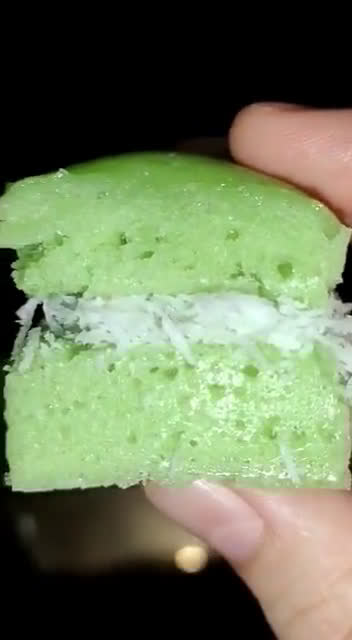 Foto langkah ke 8 dari resep 182. Apem Pandan Kukus.