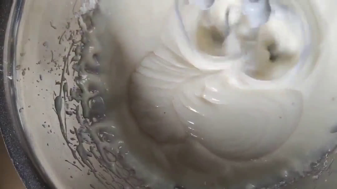 Foto del paso 13 de la receta: Tarta de chocolate, pera y cobertura chocolate cheesecream 🍫🍐