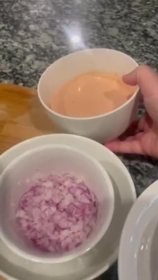 A picture of step 3 of Ceviche de camarones.