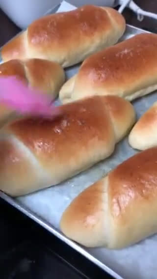 Foto langkah ke 7 dari resep Salty BUTTER ROLLs.