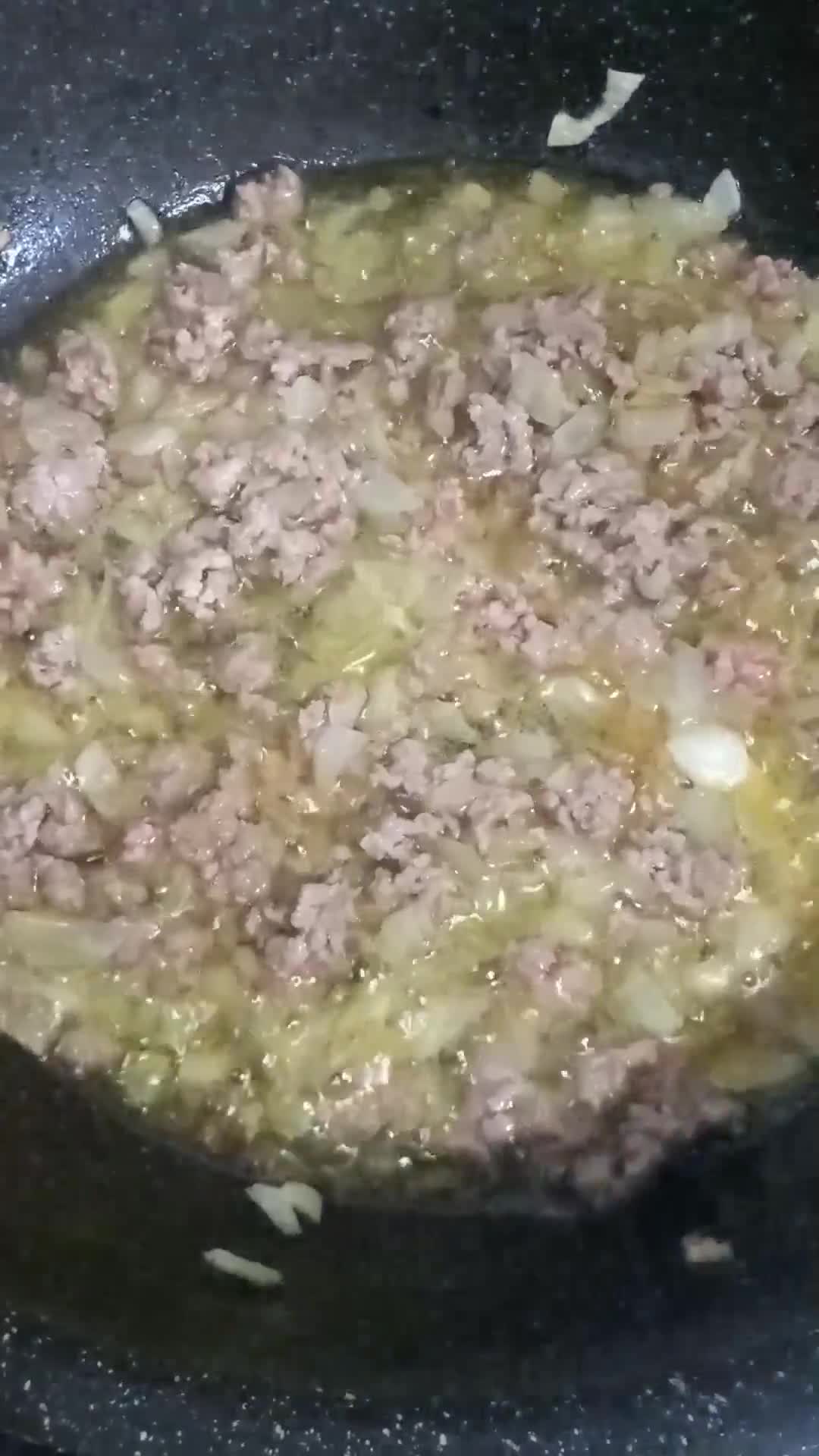 عکس مرحله 1 از دستور سمبوسه گوشت و سیب زمینی