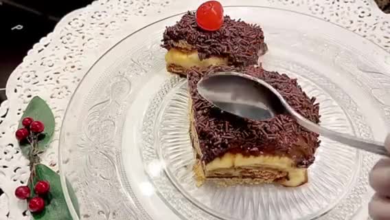 Foto del paso 12 de la receta: Pastel de galletas con crema de vainilla y chocolate