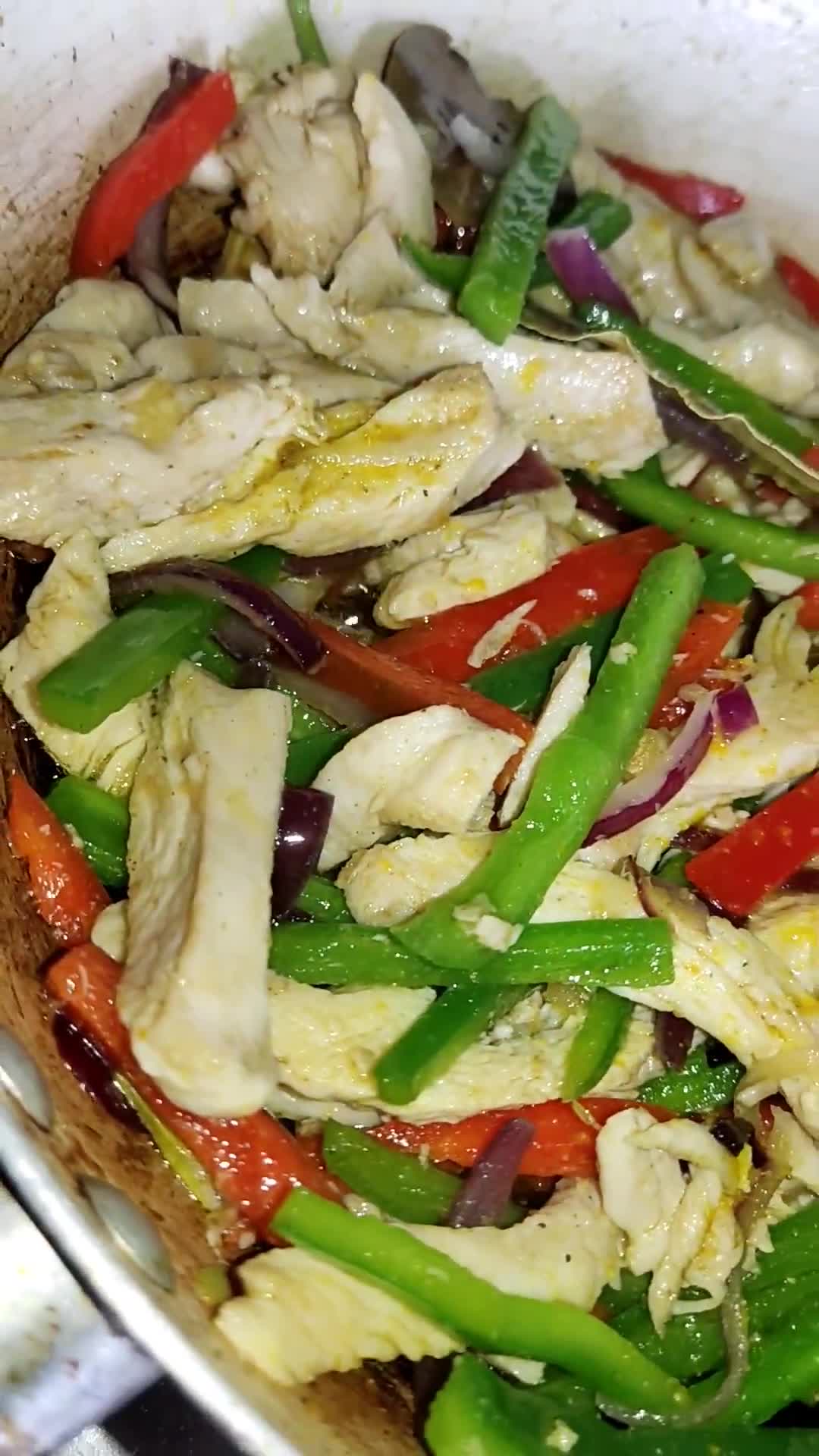 Foto del paso 2 de la receta: Fajitas de pollo con pimentones