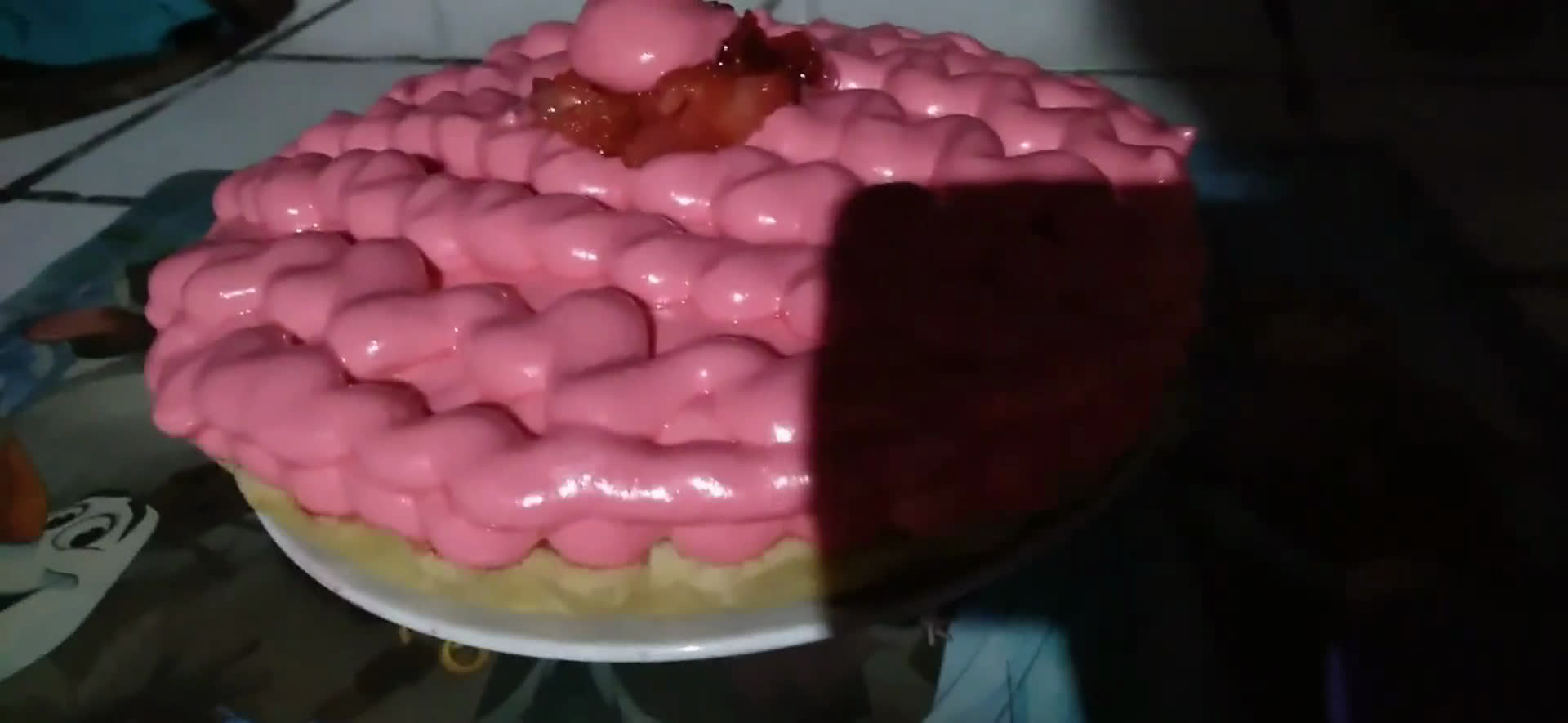 Foto del paso 6 de la receta: Tarta de frutillas!!!🍓🍓🍓con crema de frutillas
