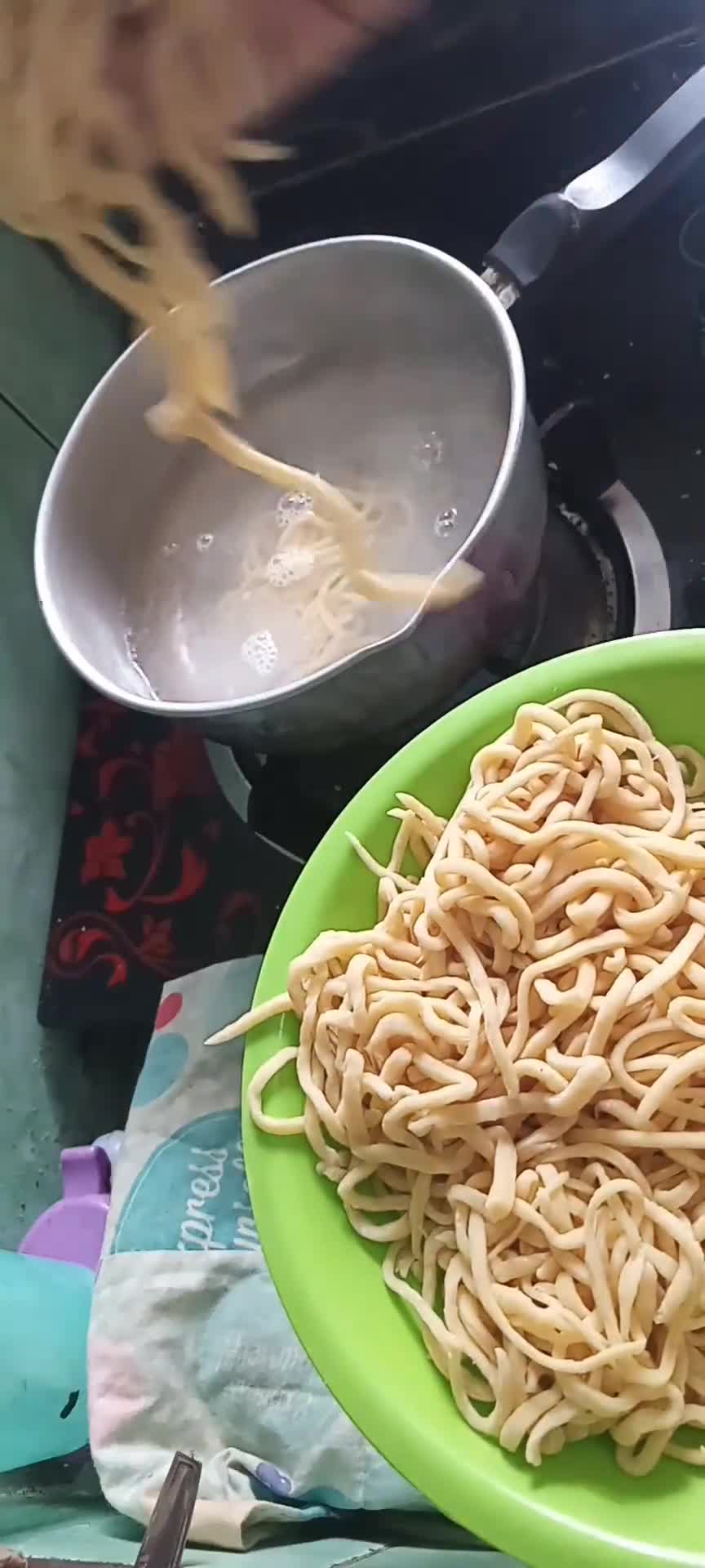 Foto langkah ke 11 dari resep Mie Gacoan Bayam (mie home made).