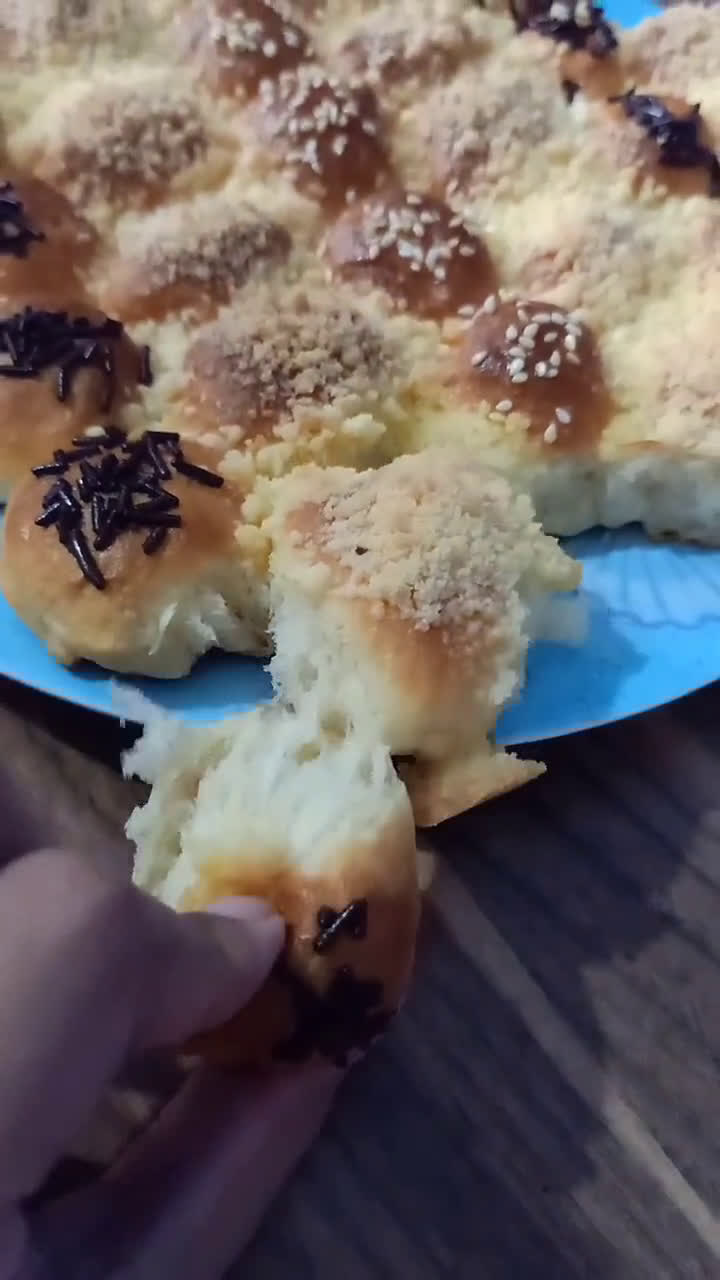 Foto langkah ke 10 dari resep Crumble Bubble Bread (Eggless).