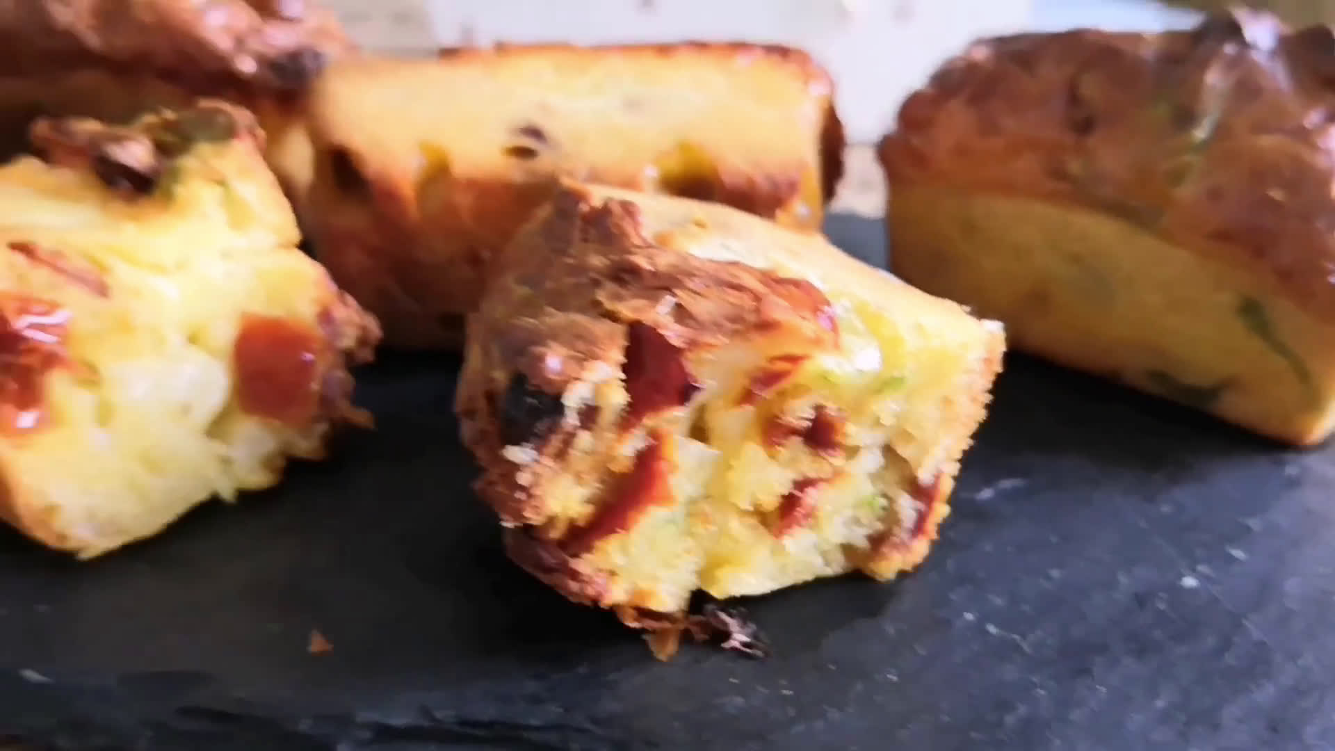 Une image de l'étape 9 de Cake salé mozarella tomates séchées et basilic 🇮🇹.