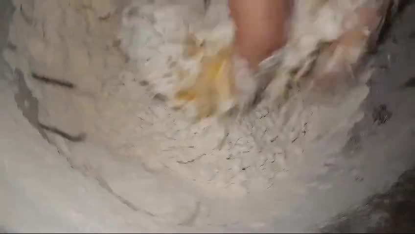 Foto del paso 4 de la receta: Pepas con banana pero sin manteca ni huevos