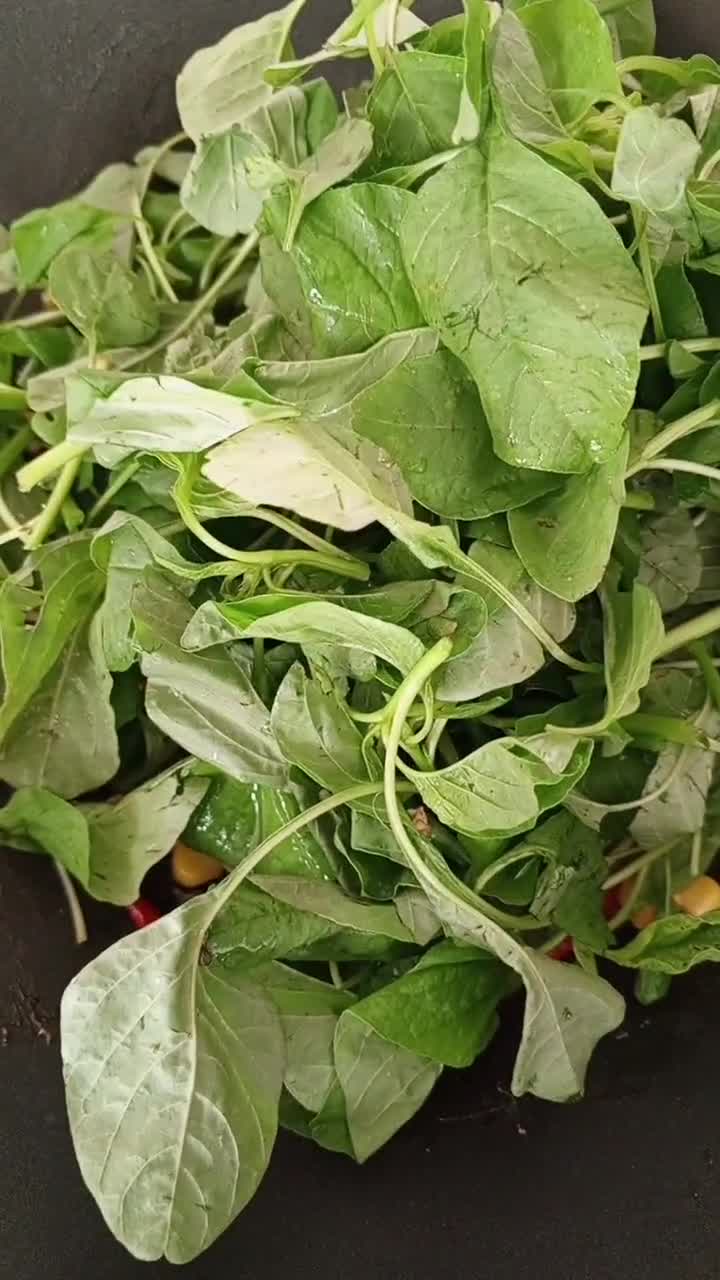 Foto langkah ke 3 dari resep Tumis Bayam Ala Popeye.