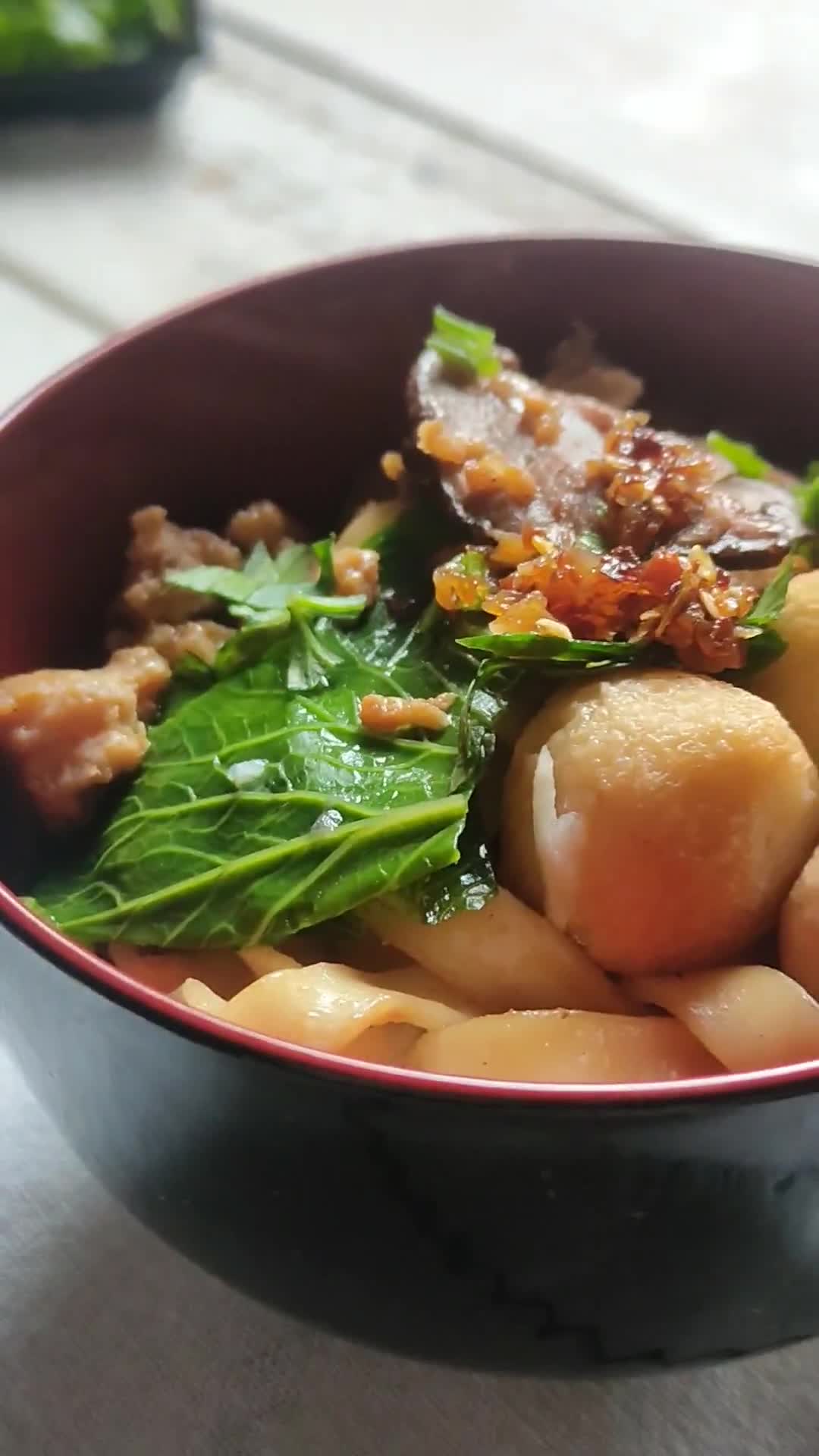 Gambar langkah 6 resipi Sup Pan Mee.
