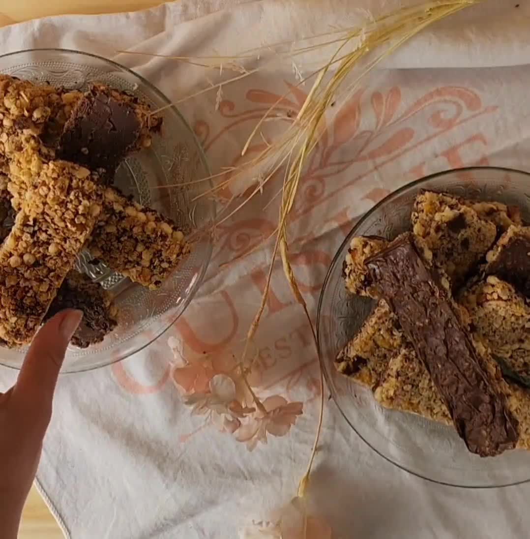 Foto del paso 13 de la receta: 🏃🏻🏋🏼‍♀️ Barritas de cereal con almendras, coco y chocolate 🏋🏃🏼‍♀️‍➡️ sin horno!!