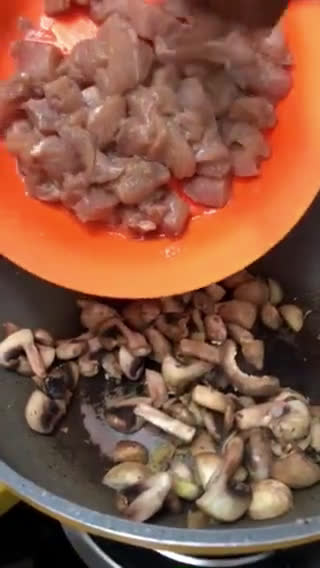 Foto langkah ke 2 dari resep NASI AYAM JAMUR ❤️✨.