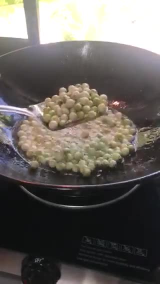 Gambar langkah 1 resipi Sambal Hijau Terung Pipit.