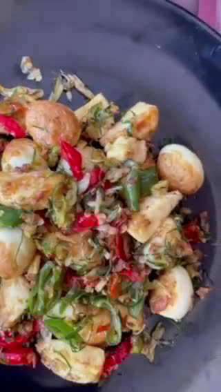 Foto langkah ke 3 dari resep Tumis Telur Puyuh dan Saputahu.