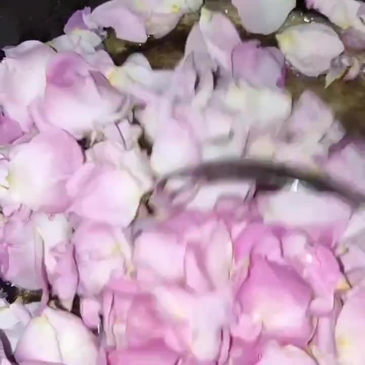 عکس مرحله 2 از دستور مربای گل محمدی