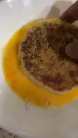 Gambar langkah 3 resipi Burger Ayam Krispi.