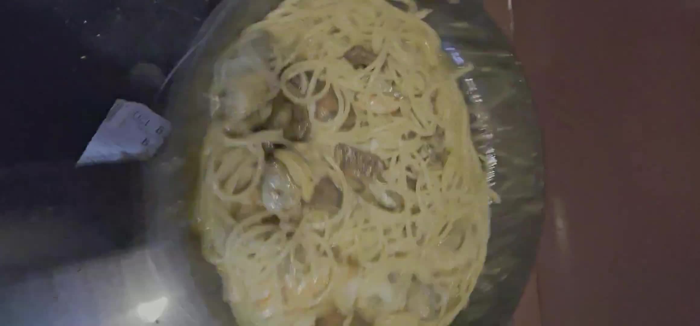Foto del paso 5 de la receta: Spaghetti con pil pil de almejas