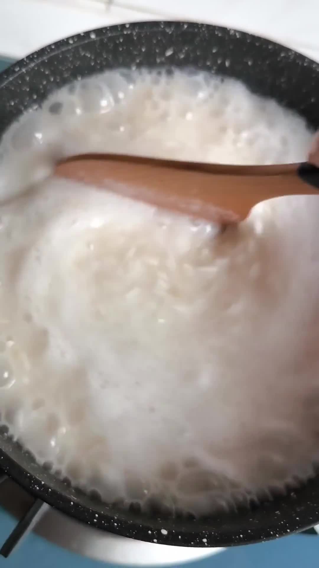 Gambar langkah 2 resipi Nasi Lemak Sambal Tumis Udang Sempoi Sepoi Sepoi.