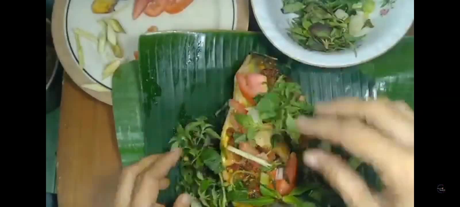 Foto langkah ke 5 dari resep Pepes Ikan Mas.