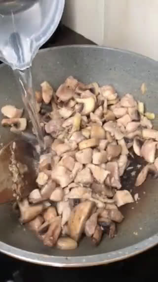 Foto langkah ke 3 dari resep NASI AYAM JAMUR ❤️✨.