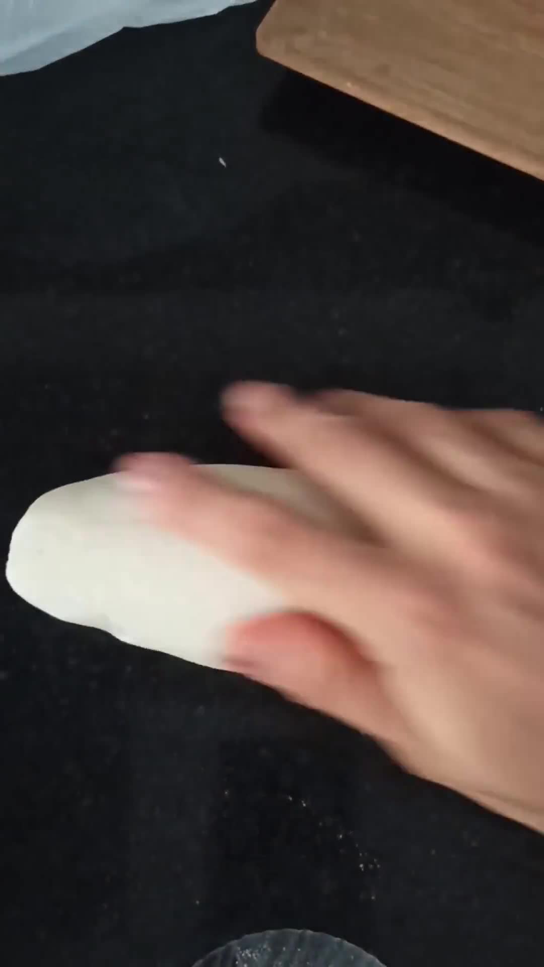 Foto del paso 3 de la receta: La mejor masa de empanadas