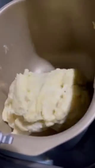 Foto langkah ke 1 dari resep Chigiri/ Condensed Milk Bread.