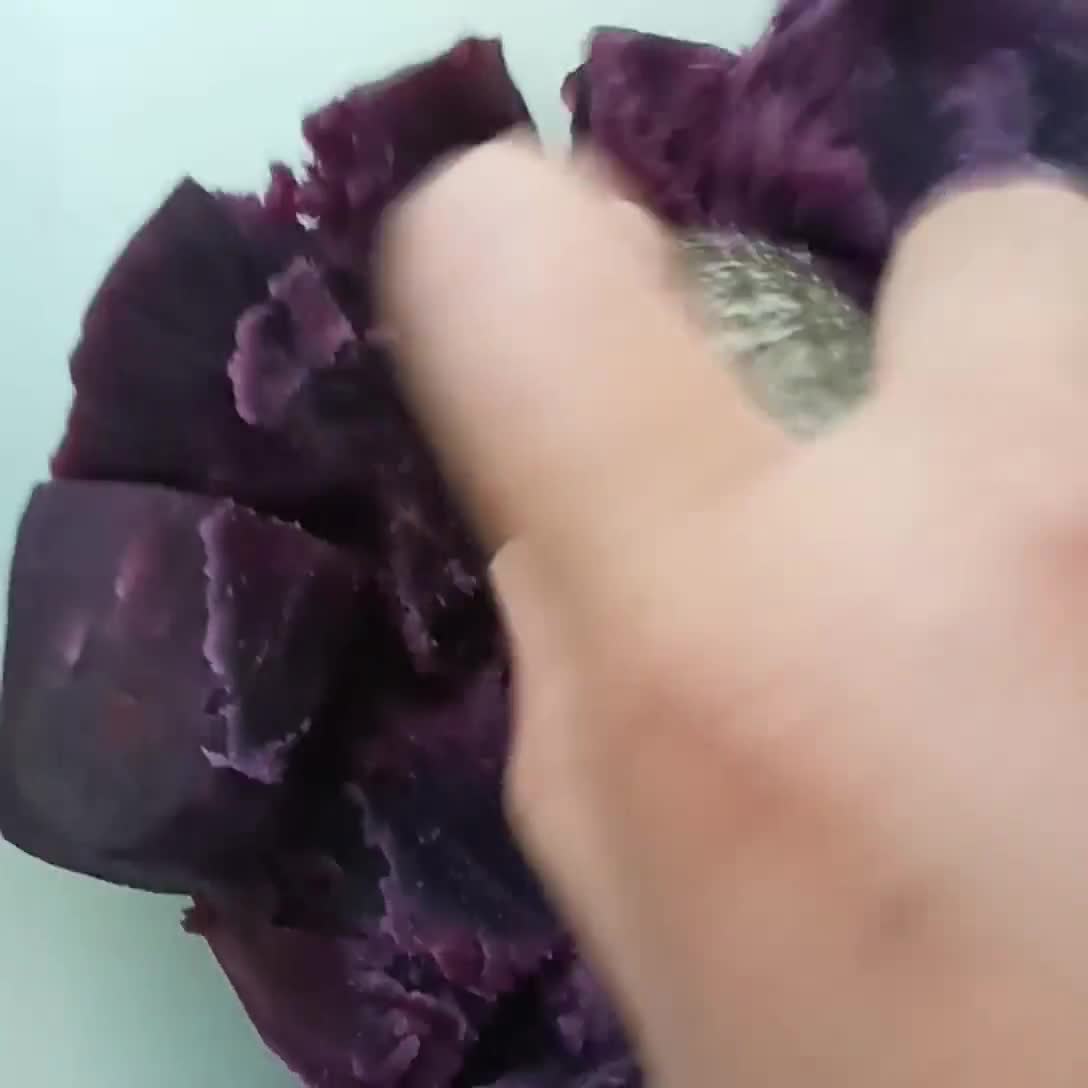 Foto langkah ke 2 dari resep Talam Ubi Ungu.